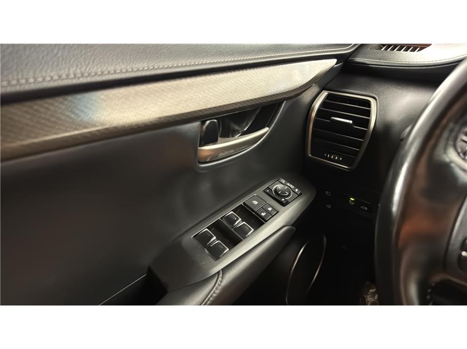 Lexus NX photo 37