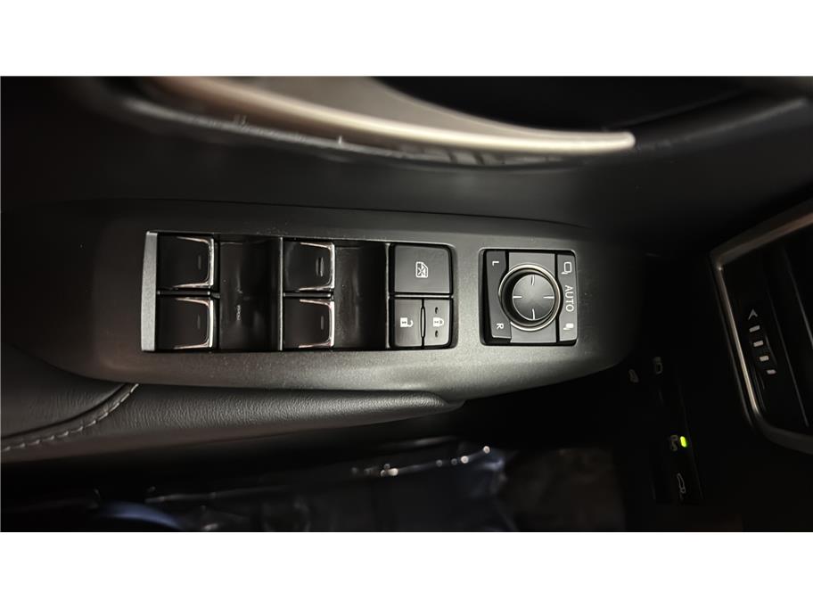 Lexus NX photo 38