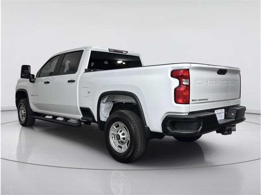 Chevrolet Silverado photo 3