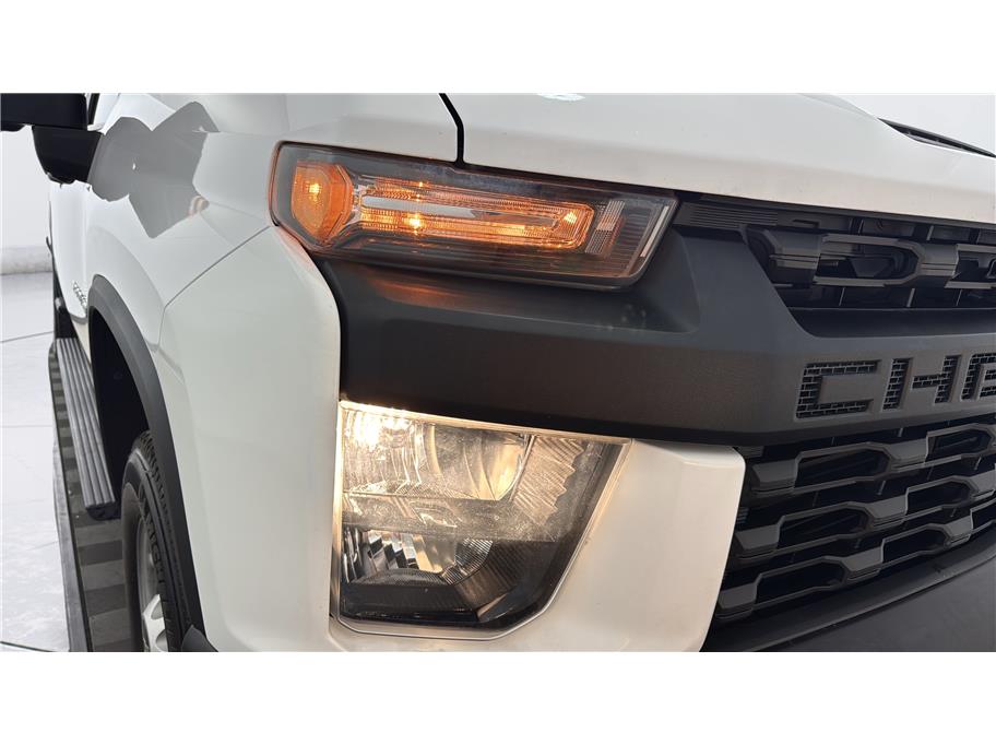 Chevrolet Silverado photo 9