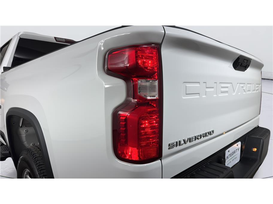 Chevrolet Silverado photo 11