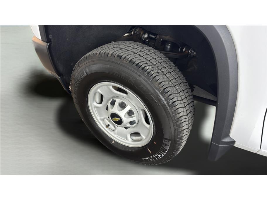Chevrolet Silverado photo 14