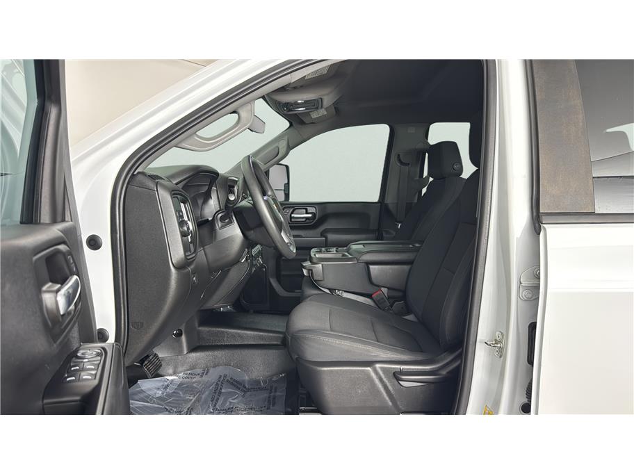 Chevrolet Silverado photo 16