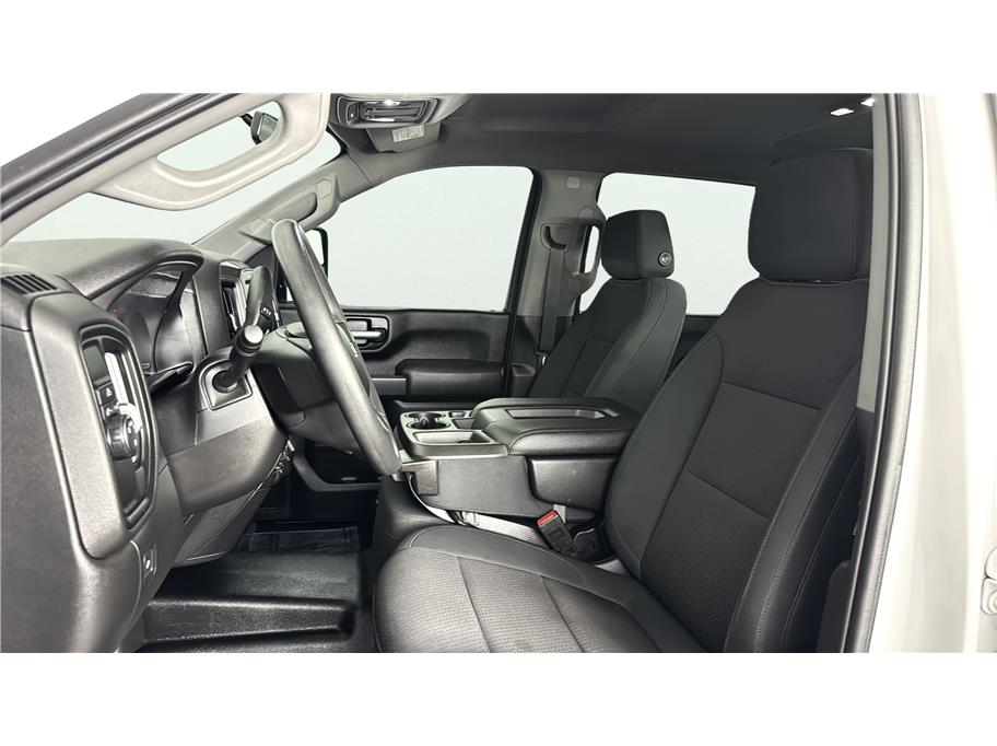 Chevrolet Silverado photo 17