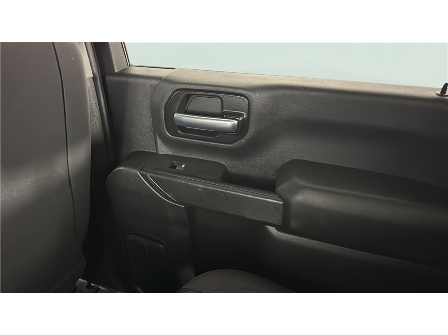 Chevrolet Silverado photo 23