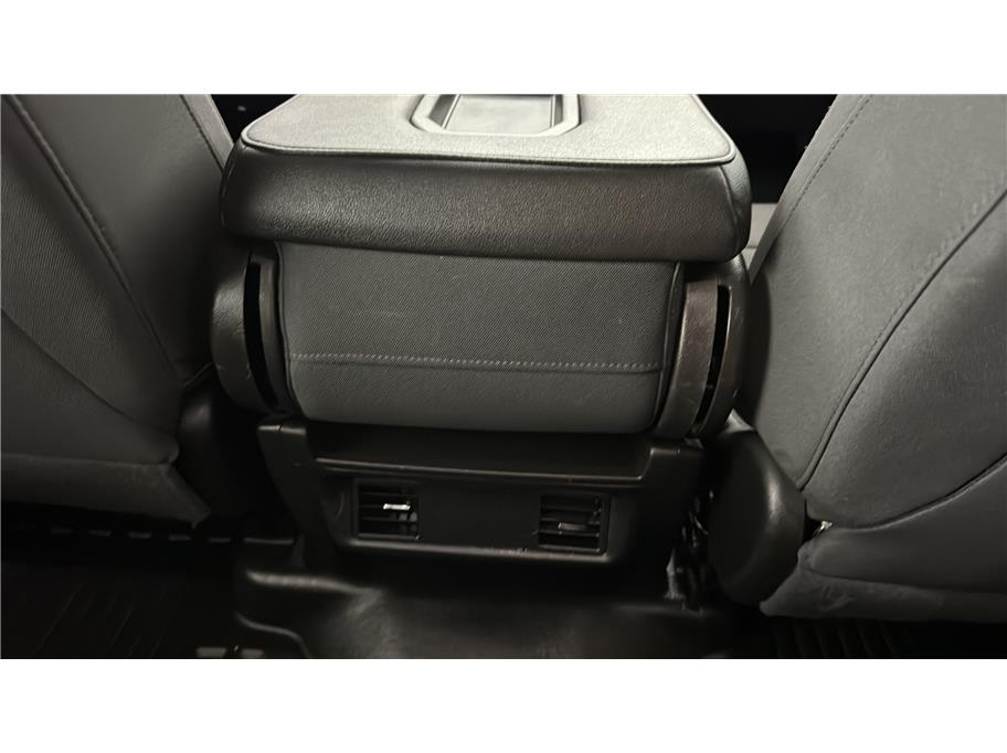 Chevrolet Silverado photo 24