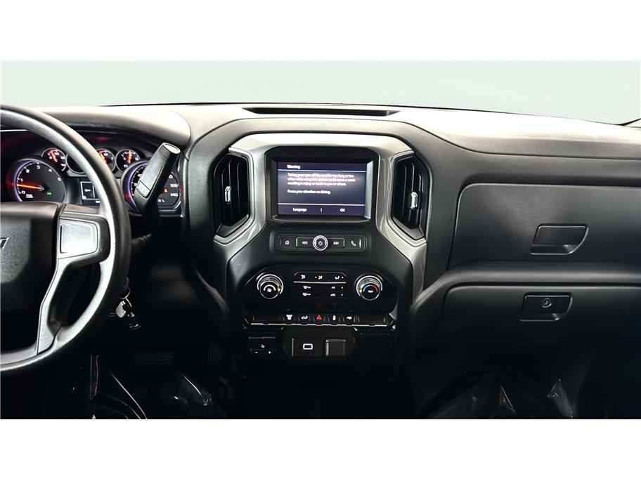 Chevrolet Silverado photo 30