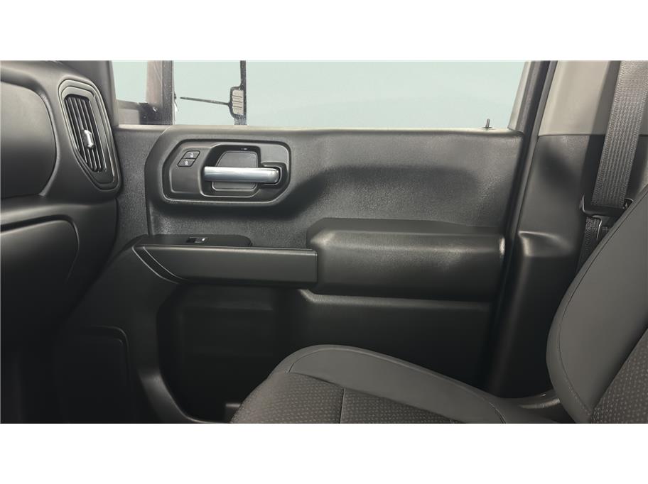 Chevrolet Silverado photo 35