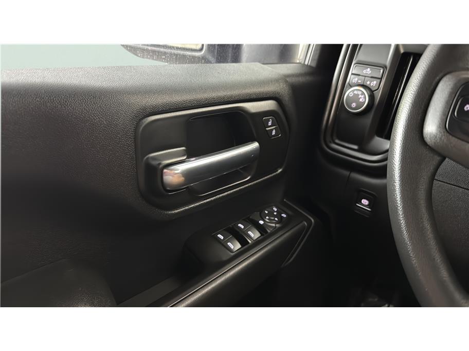 Chevrolet Silverado photo 36