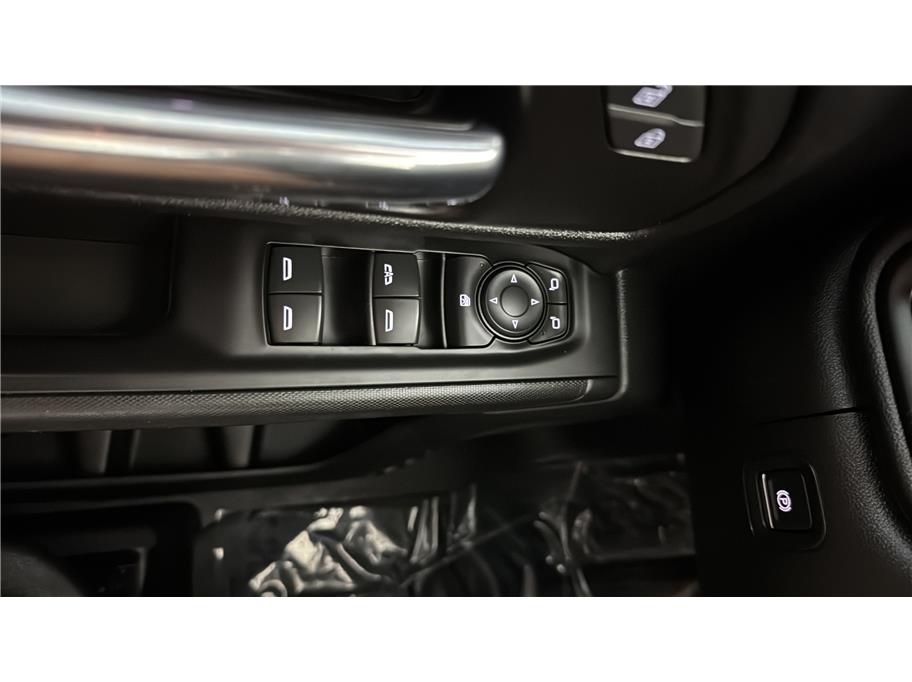 Chevrolet Silverado photo 37