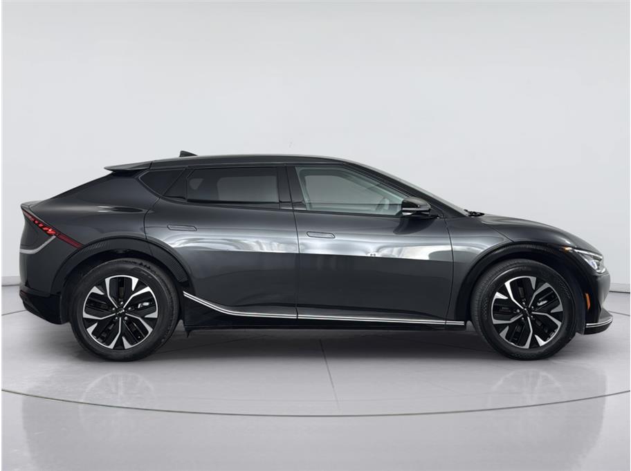 Kia EV6 photo 6