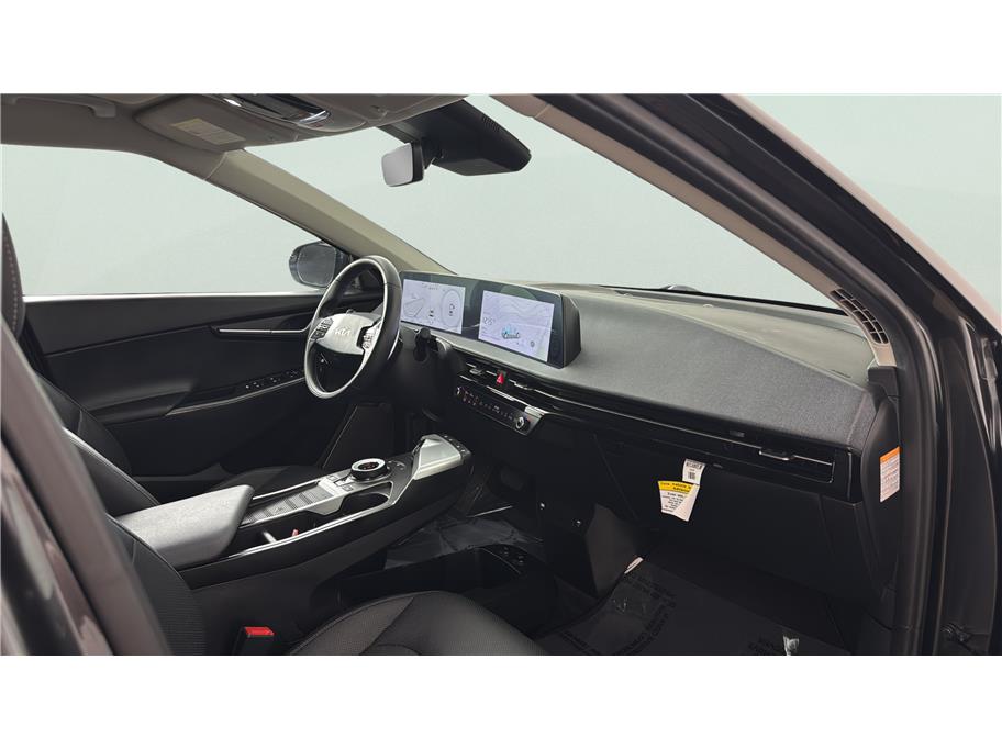 Kia EV6 photo 25