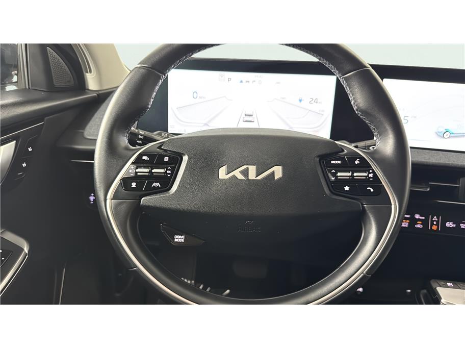 Kia EV6 photo 32