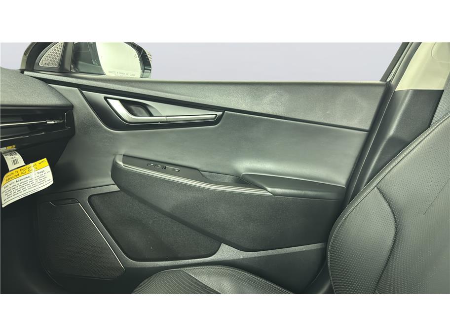 Kia EV6 photo 36
