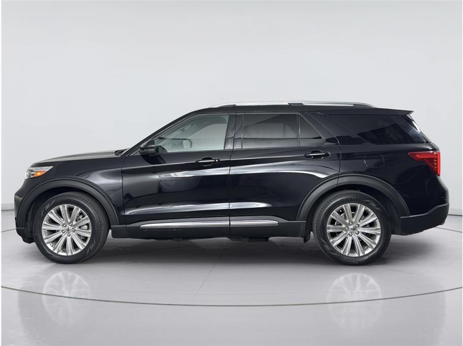 Ford Explorer photo 2