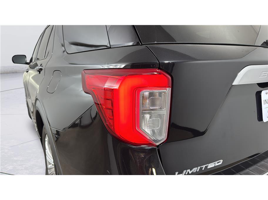 Ford Explorer photo 11