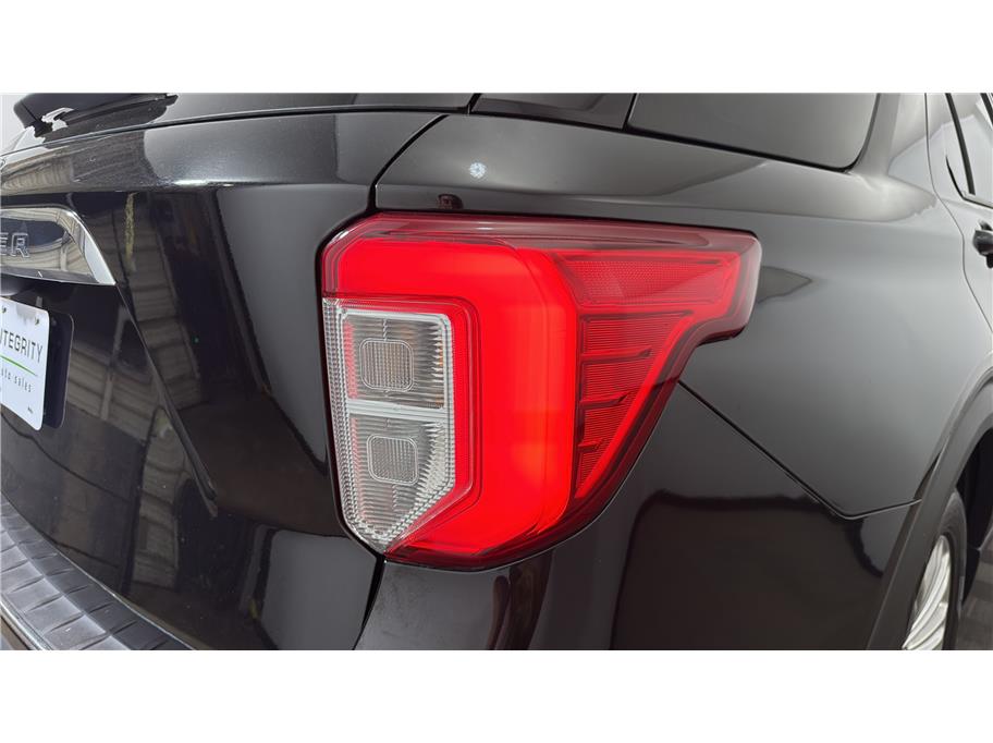 Ford Explorer photo 12