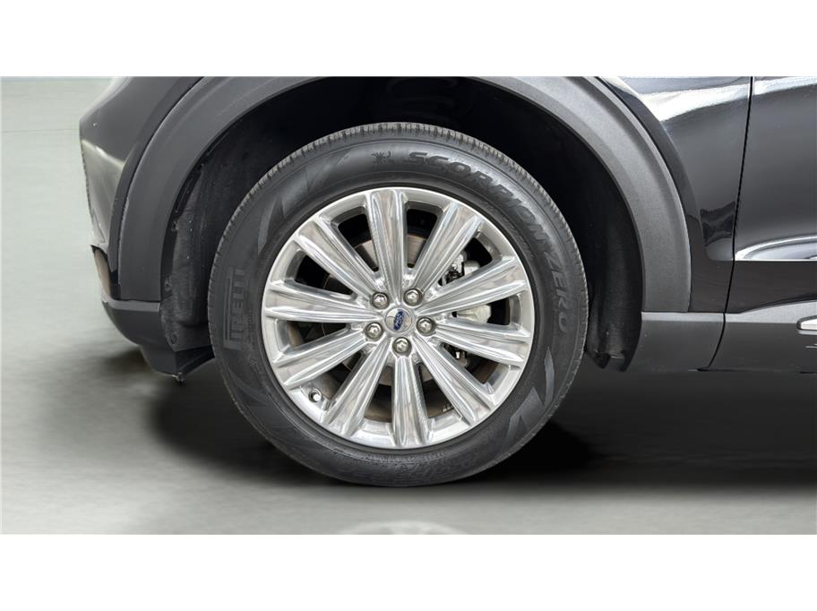 Ford Explorer photo 13