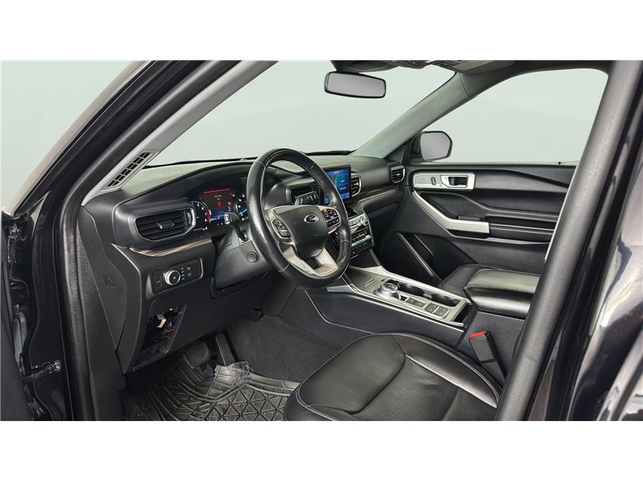Ford Explorer photo 15