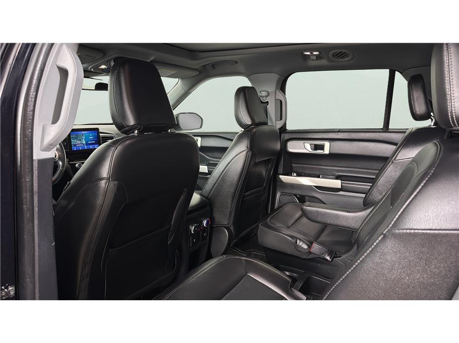 Ford Explorer photo 19