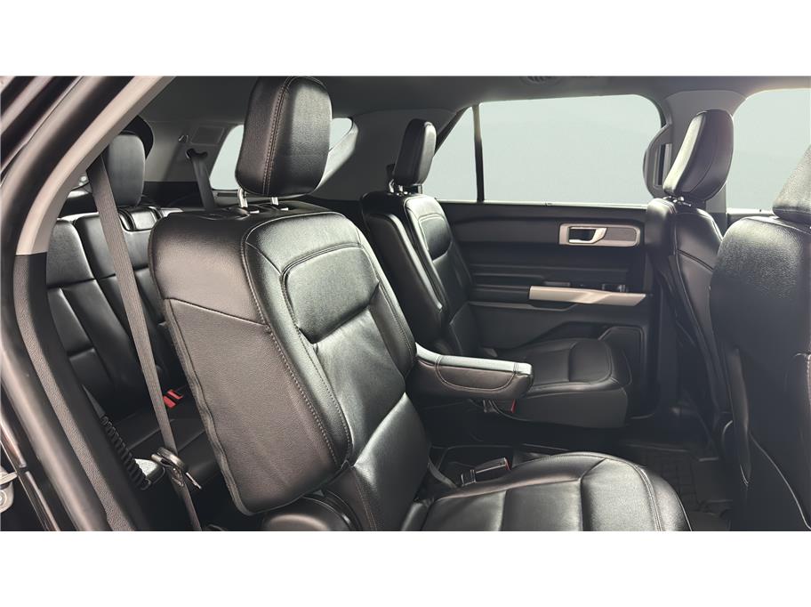 Ford Explorer photo 23