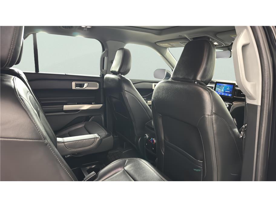 Ford Explorer photo 24