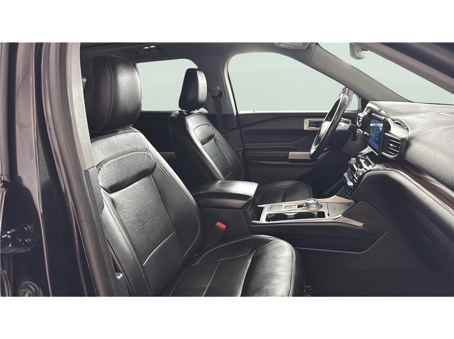 Ford Explorer photo 28