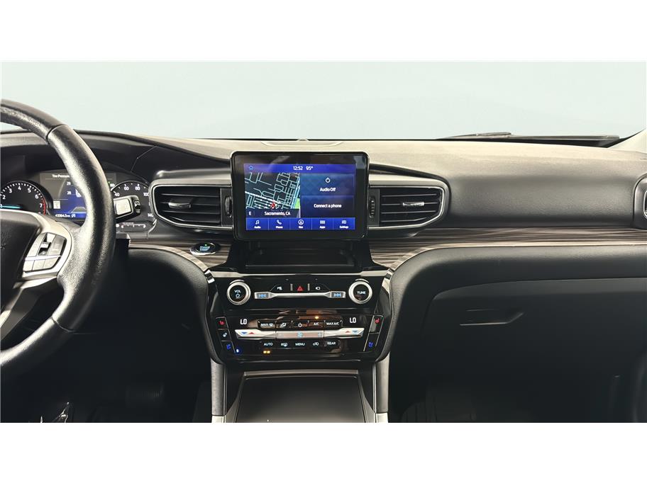 Ford Explorer photo 32