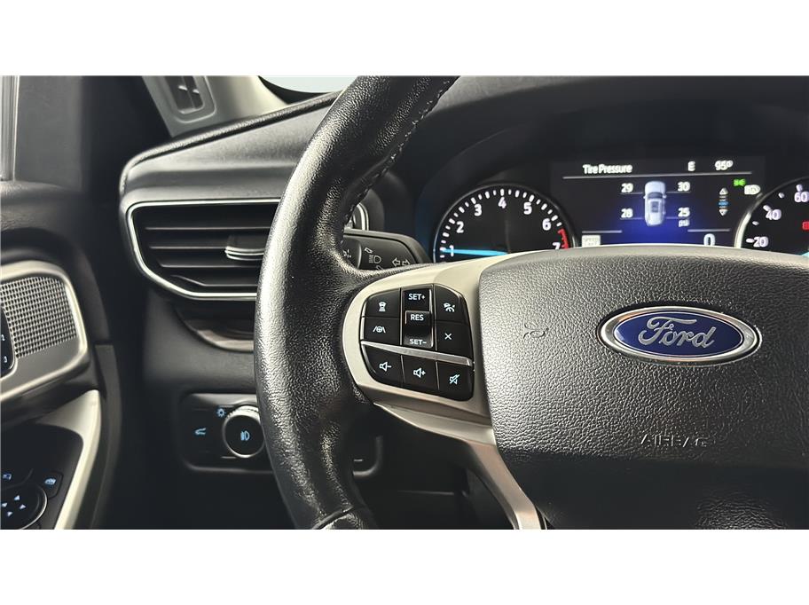 Ford Explorer photo 35