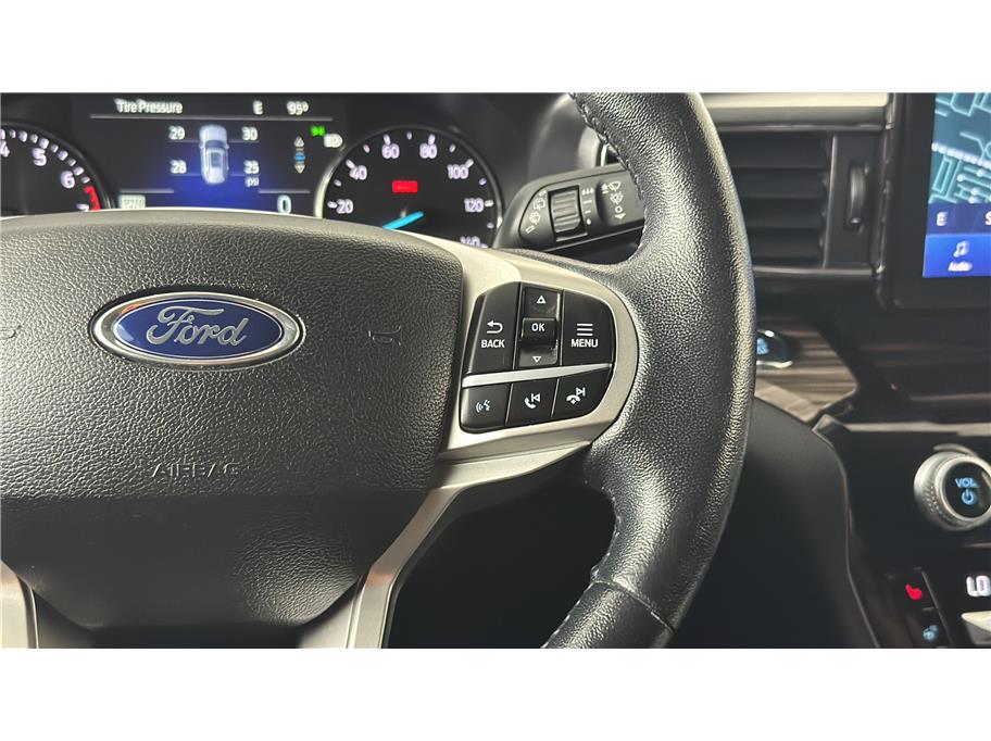 Ford Explorer photo 36