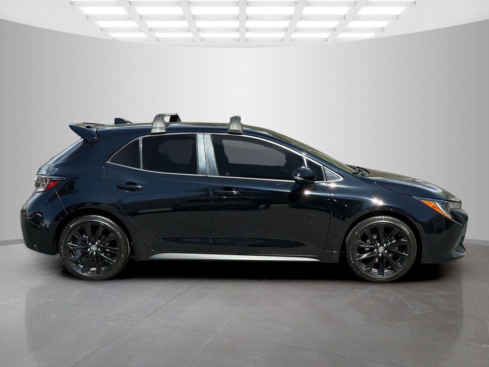 2021 Toyota Corolla Hatchback Nightshade - Photo 6