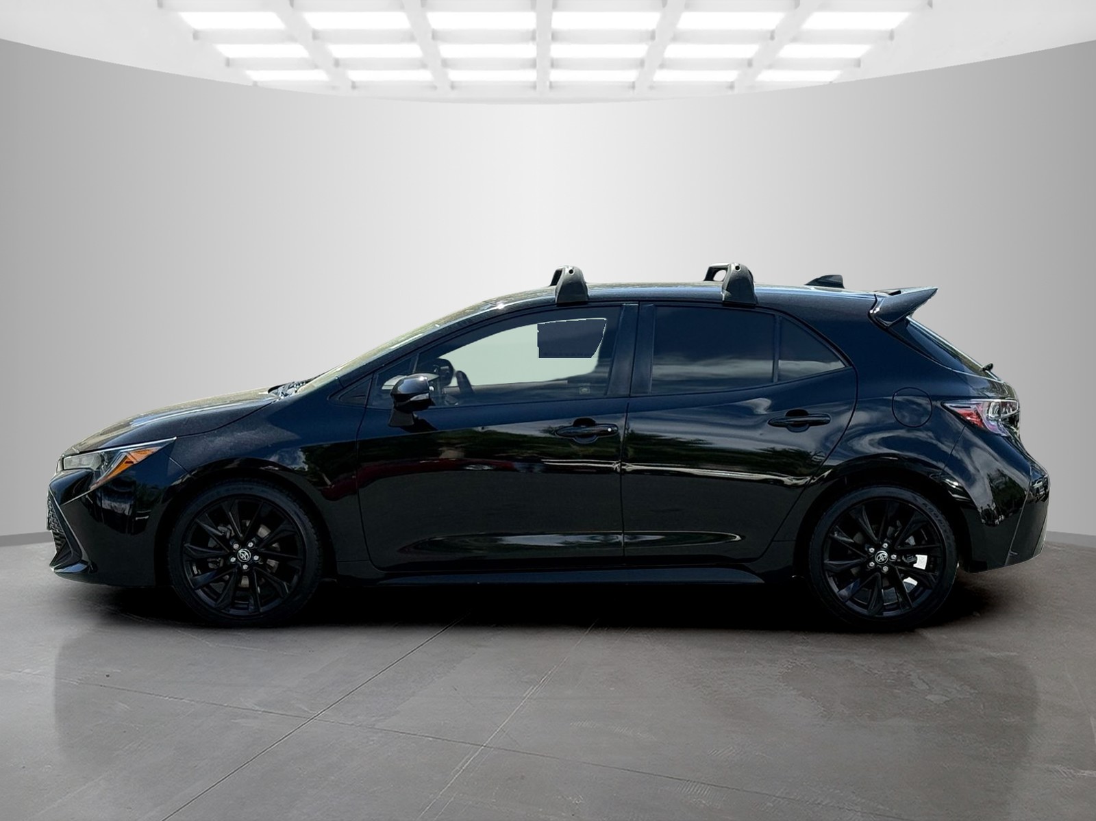 2021 Toyota Corolla Hatchback Nightshade - Photo 2