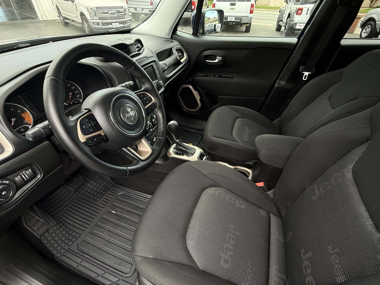 2017 Jeep Renegade Latitude - Photo 12