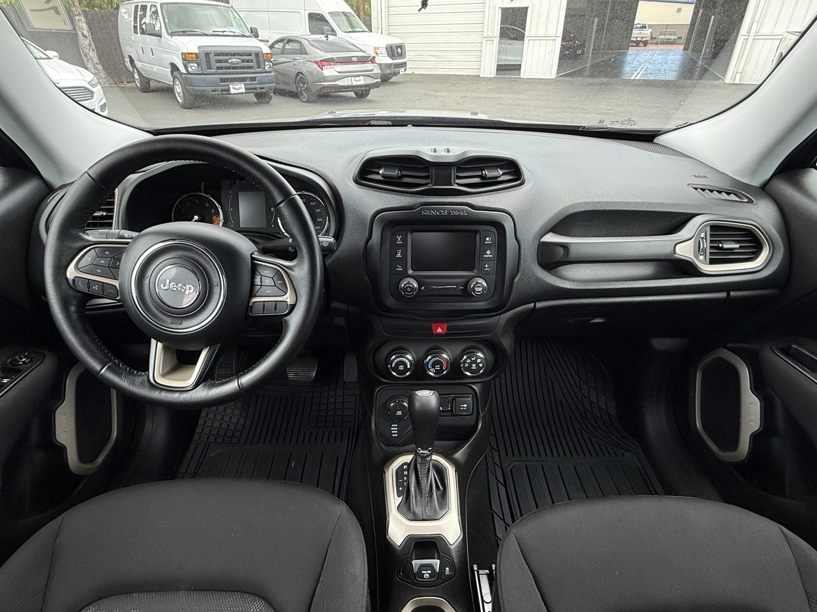 2017 Jeep Renegade Latitude - Photo 9
