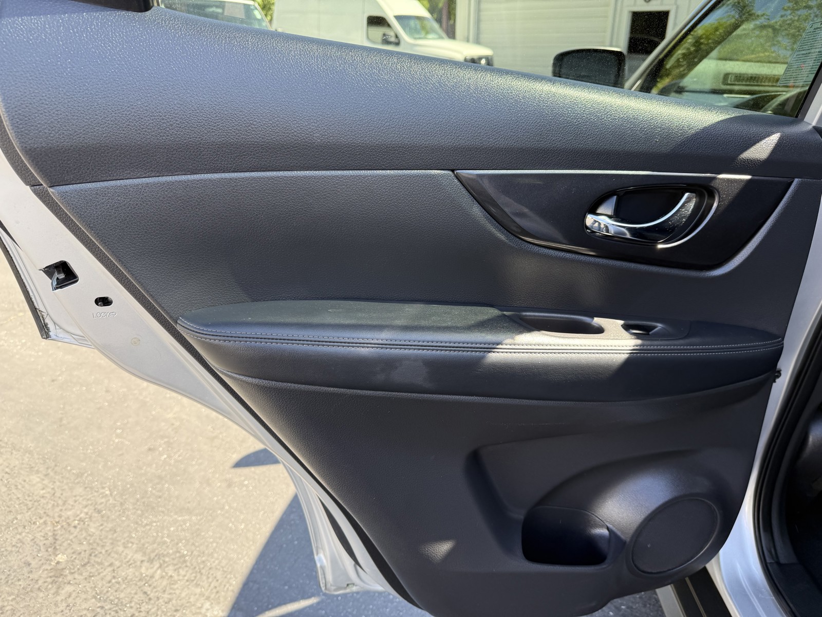 2019 Nissan Rogue SV - Photo 17
