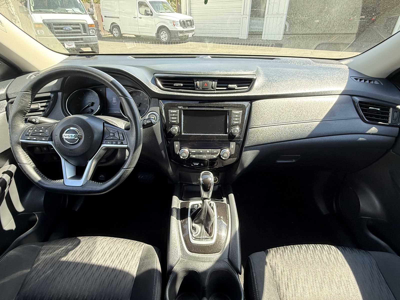 2019 Nissan Rogue SV - Photo 9