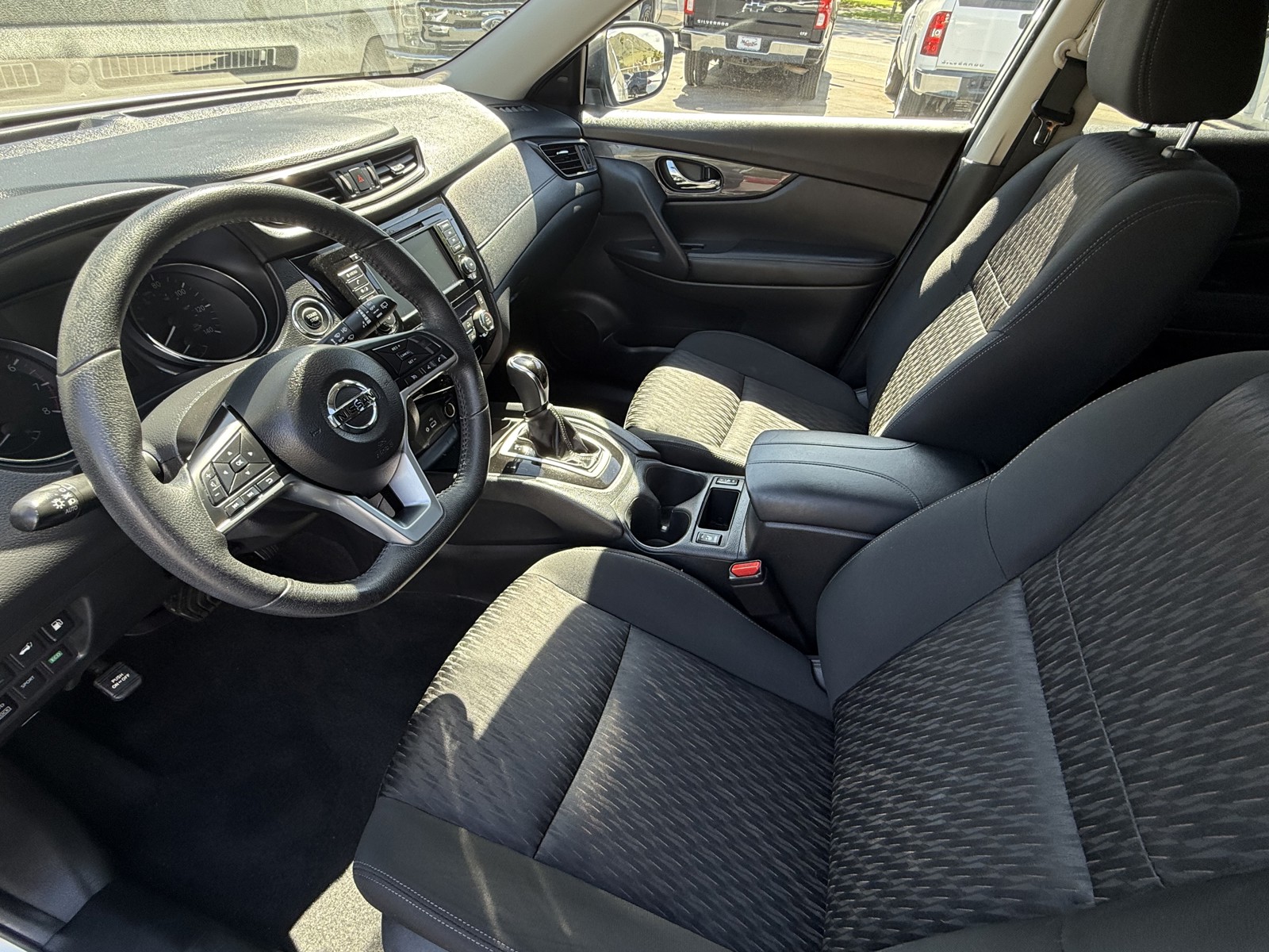2019 Nissan Rogue SV - Photo 12