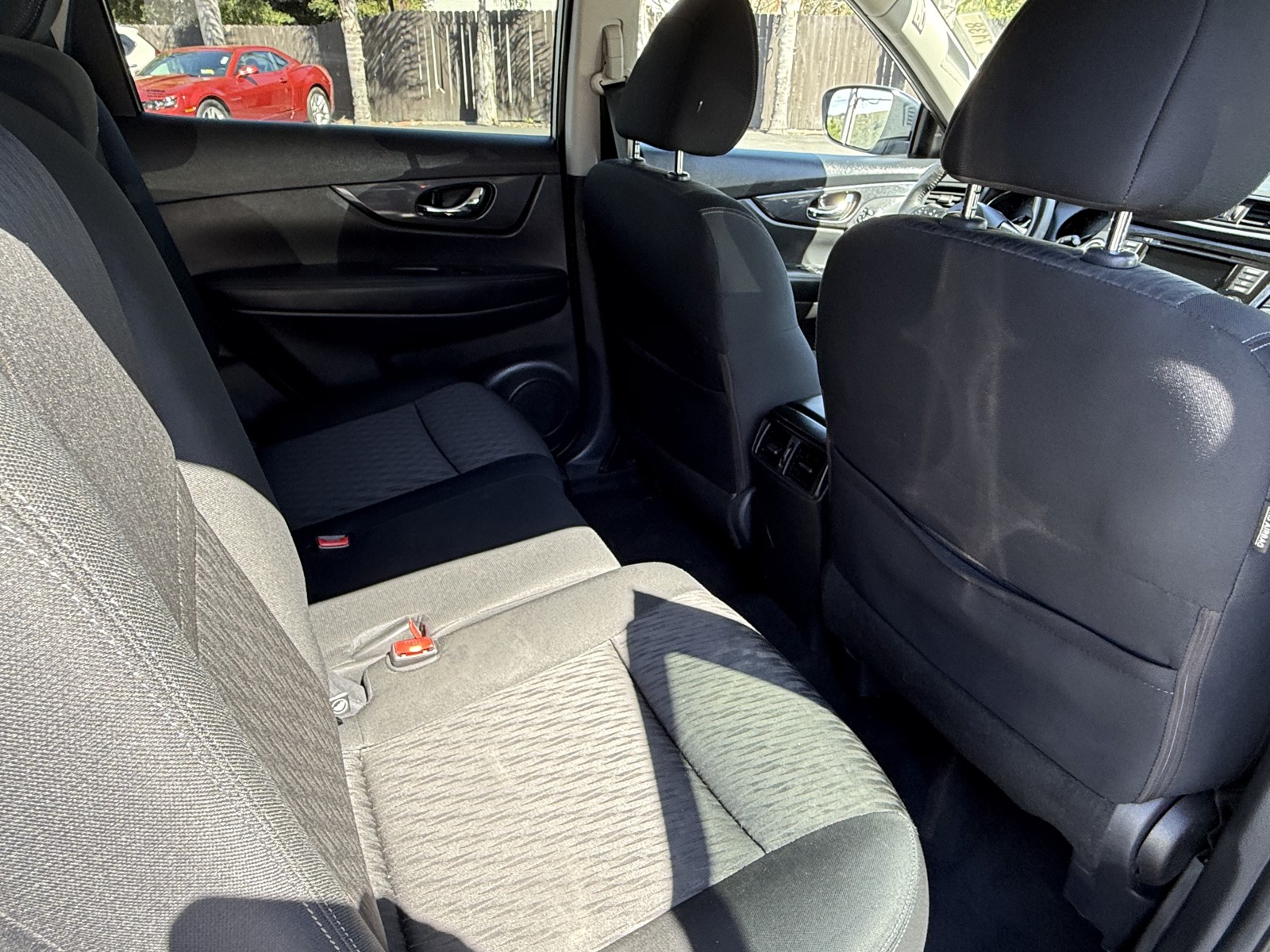 2019 Nissan Rogue SV - Photo 21