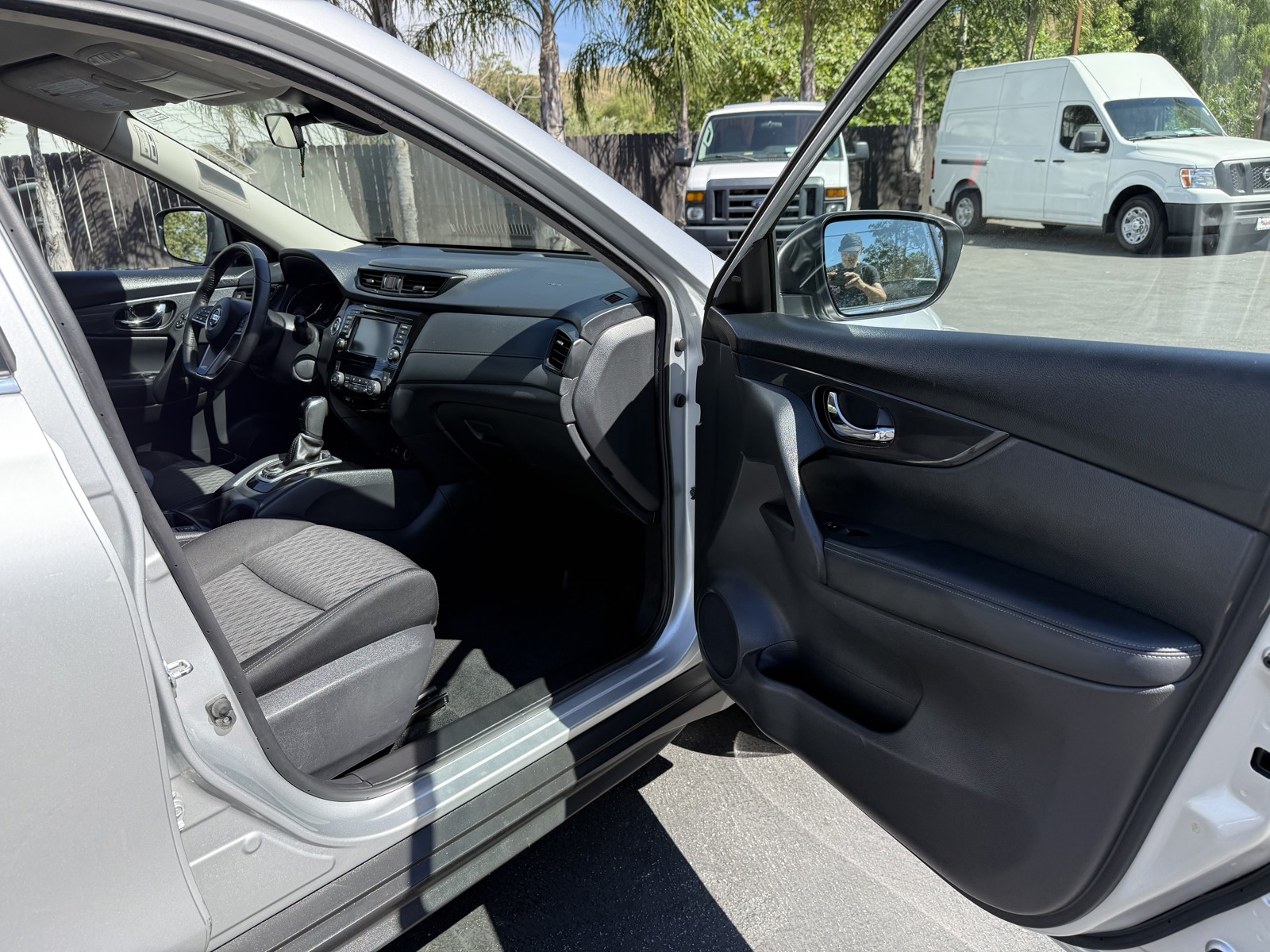2019 Nissan Rogue SV - Photo 13