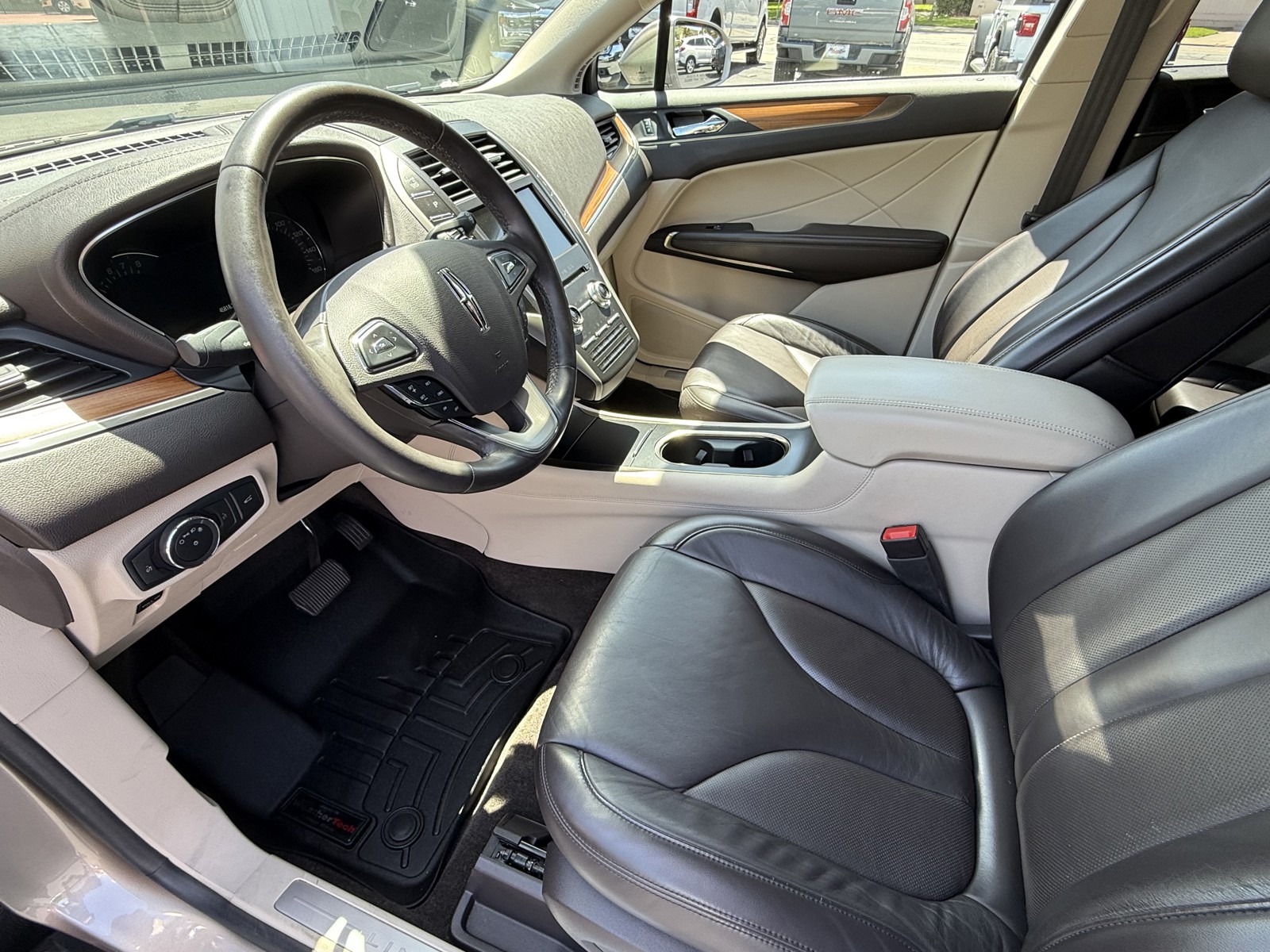 みらいCO　ゴールデンオーク　助手席側 Sold 2019 Lincoln MKC Select in San Luis Obispo