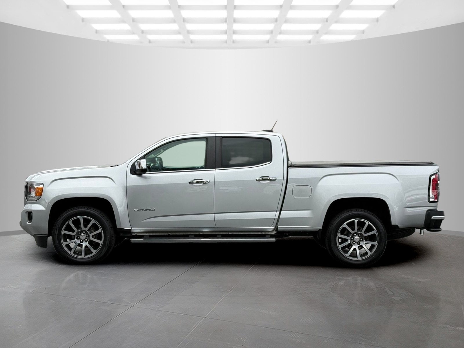 2018 GMC Canyon Denali - Photo 2