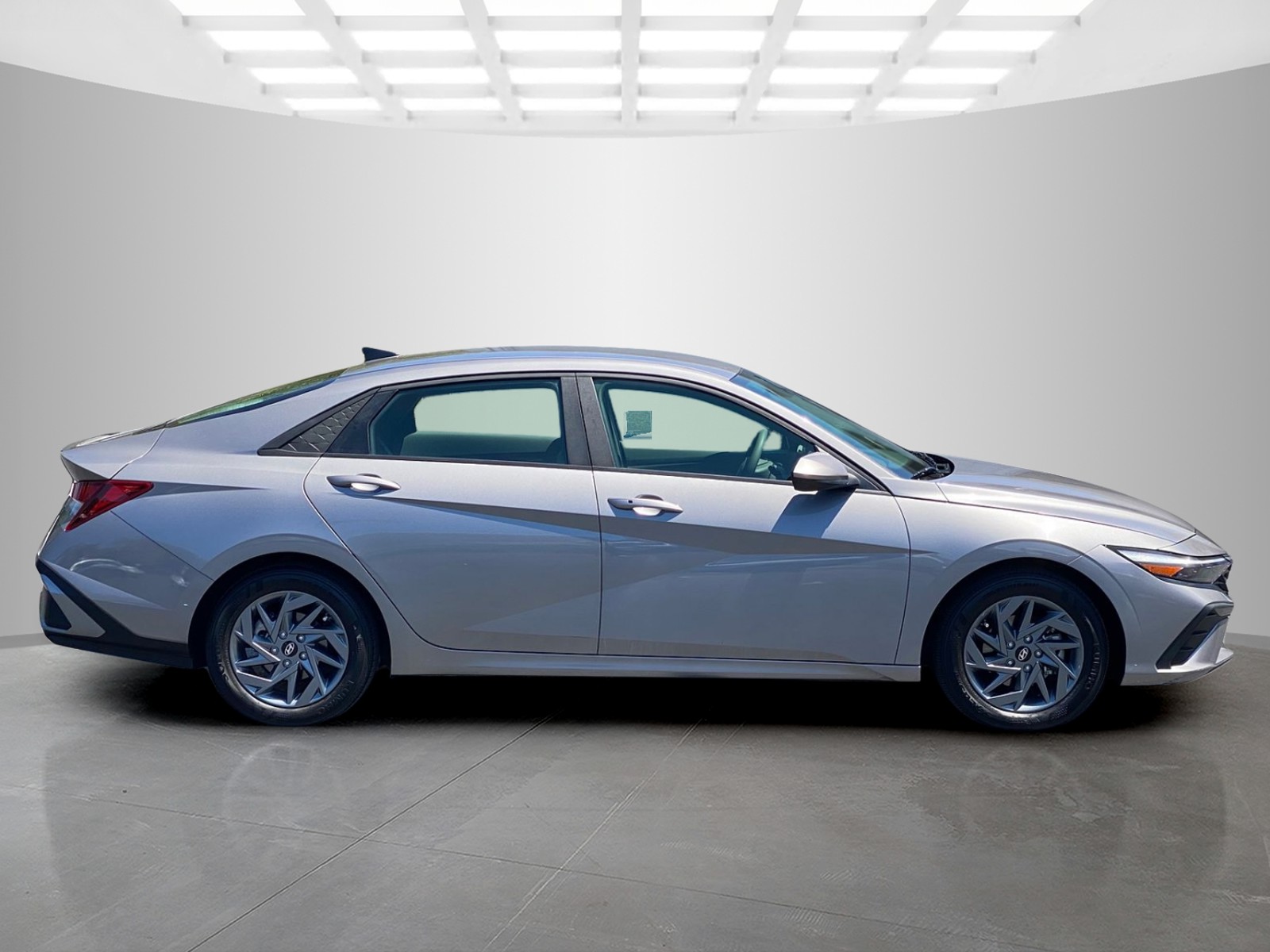 2024 Hyundai Elantra SEL - Photo 6