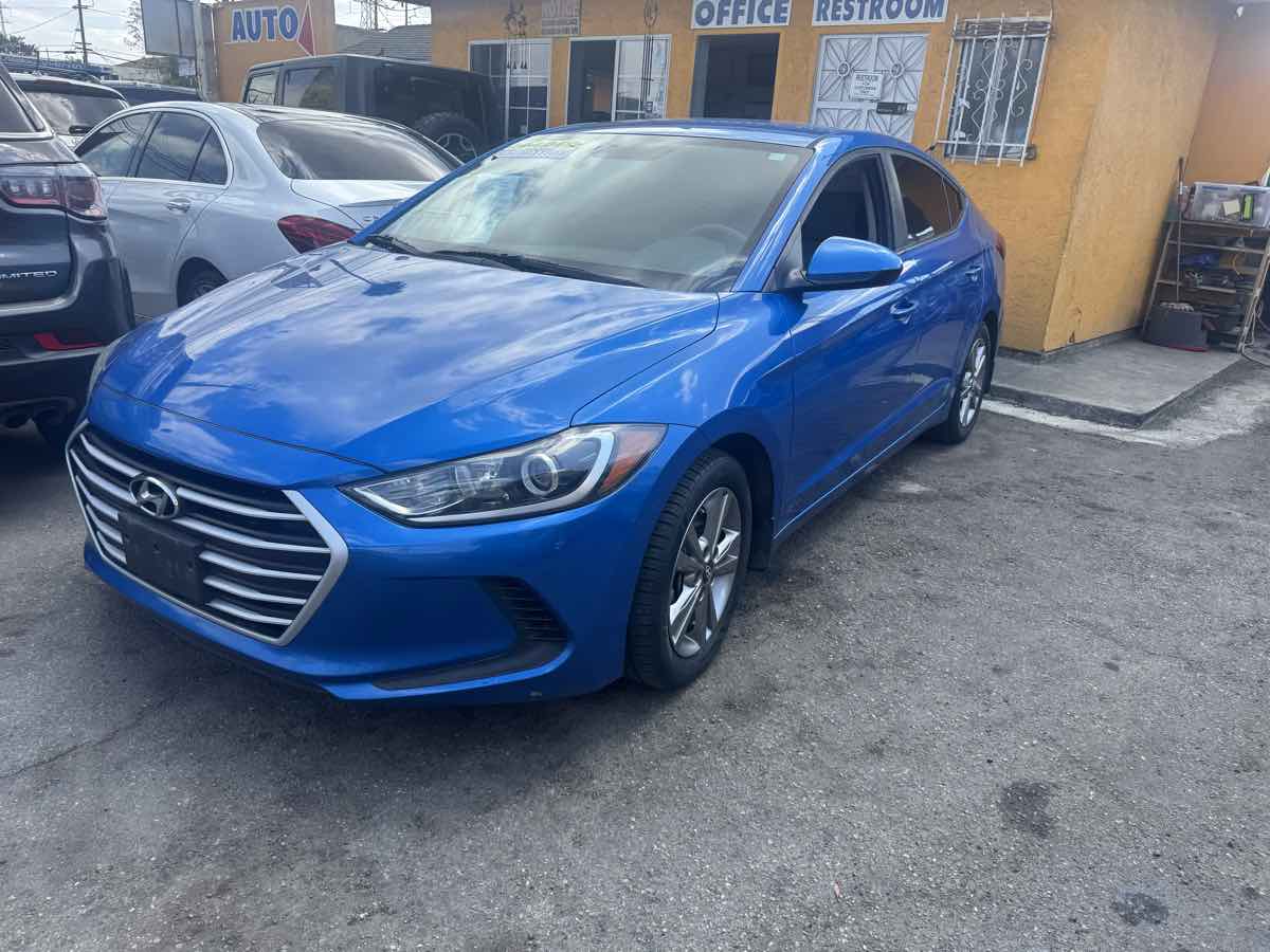 2018 Hyundai Elantra SEL - Photo 2