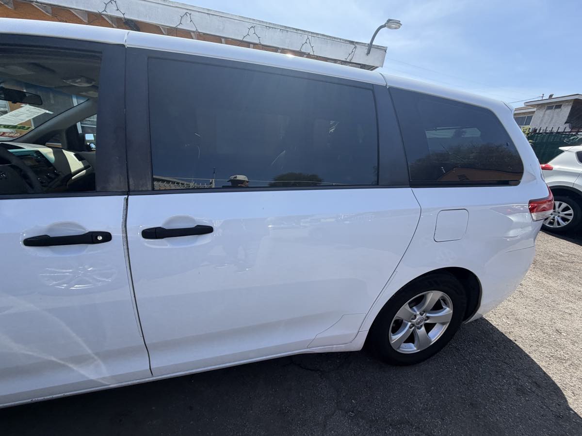 2013 Toyota Sienna L - Photo 51