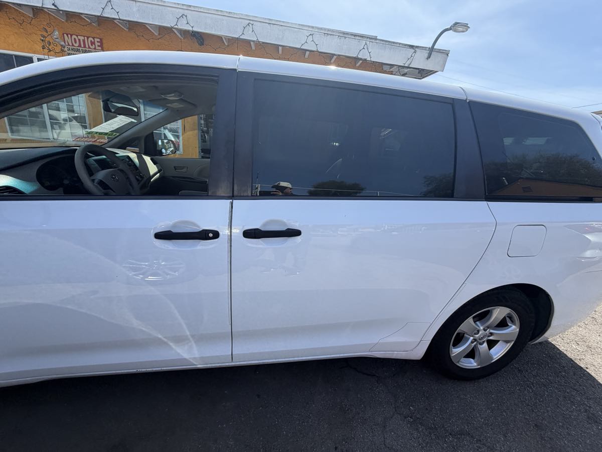 2013 Toyota Sienna L - Photo 52
