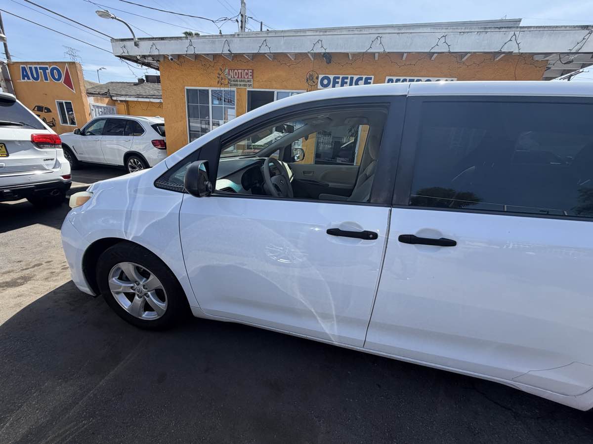 2013 Toyota Sienna L - Photo 54