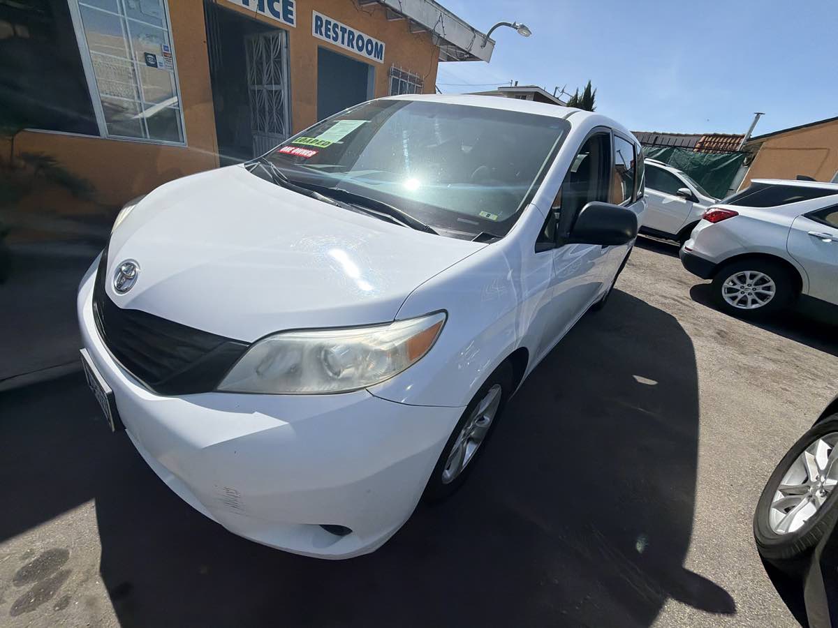 2013 Toyota Sienna L - Photo 58