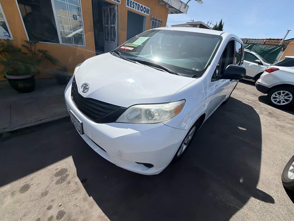 2013 Toyota Sienna L - Photo 59