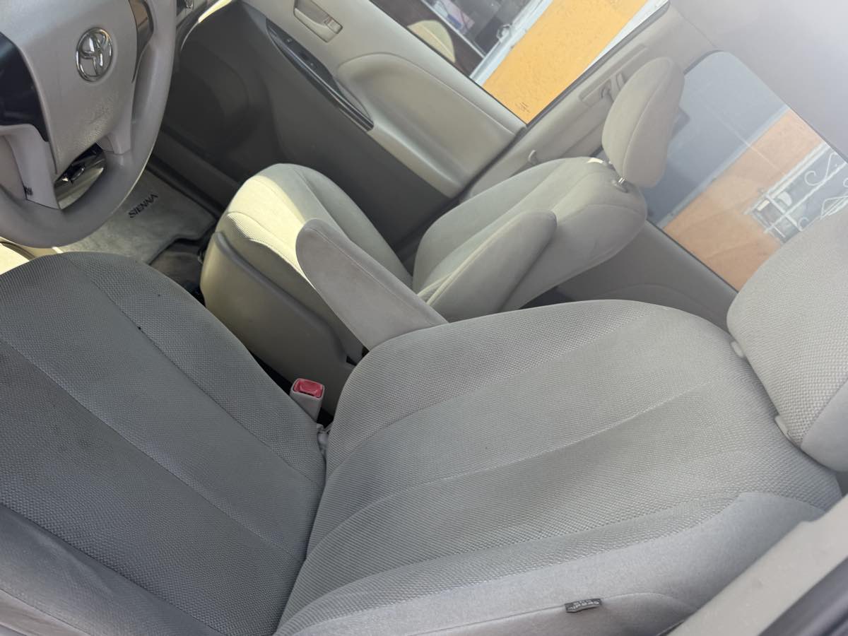 2013 Toyota Sienna L - Photo 65
