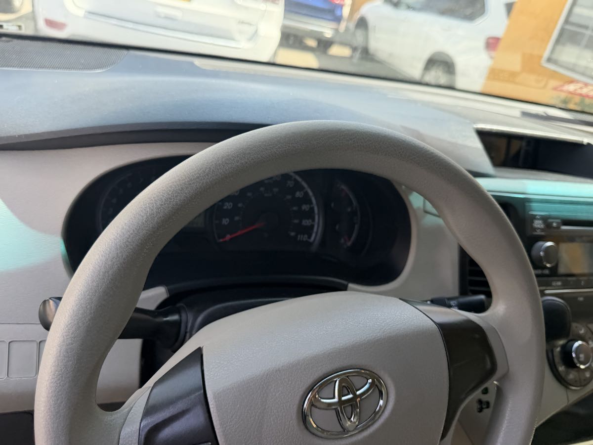 2013 Toyota Sienna L - Photo 78